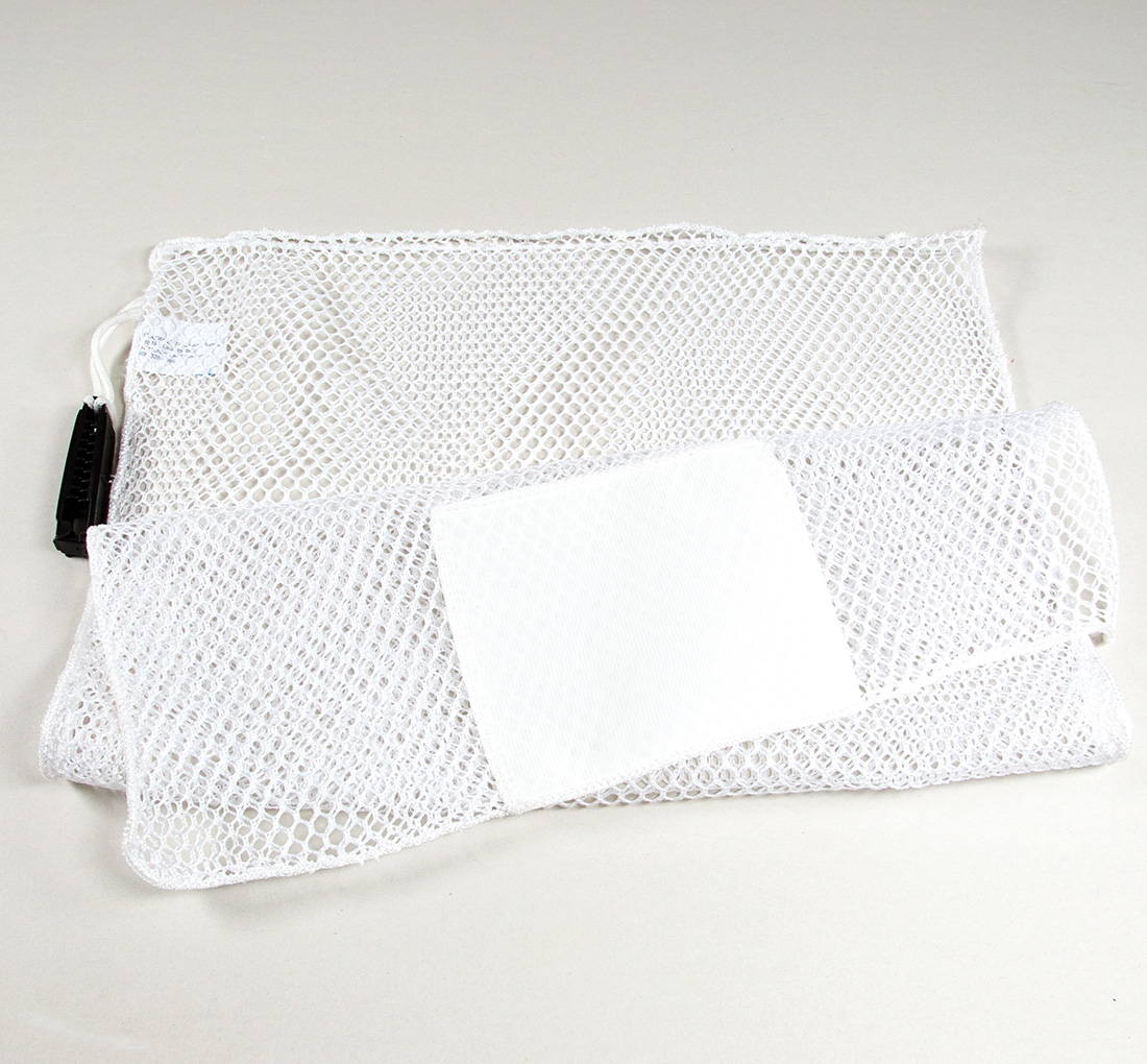 Texon Towel 20x30 Mesh Laundry Bags w/ Gator Clips - White