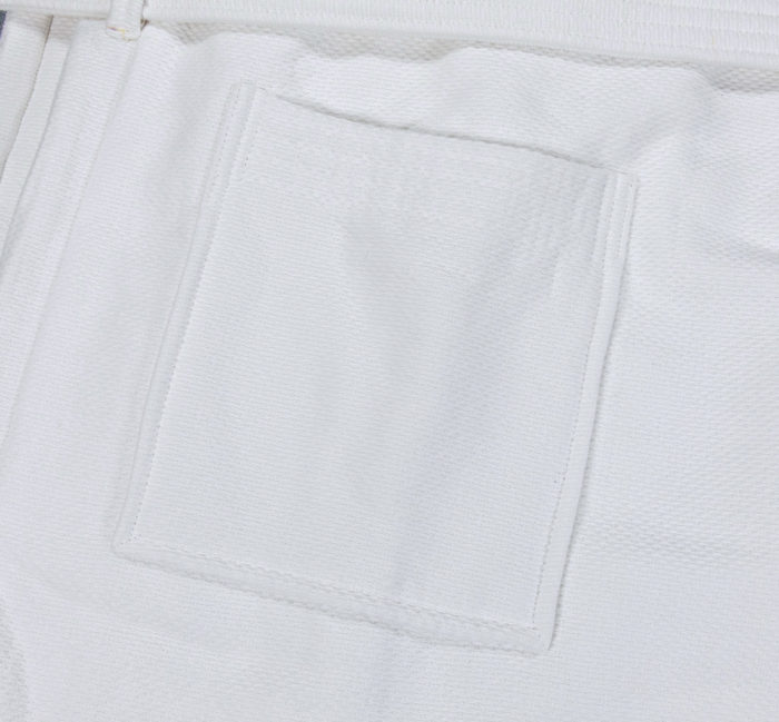 R110 48x60 White Bathrobe Pockets